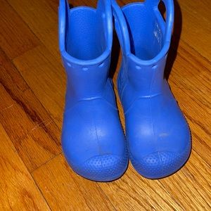 Toddler boy blue rain boots crocs!